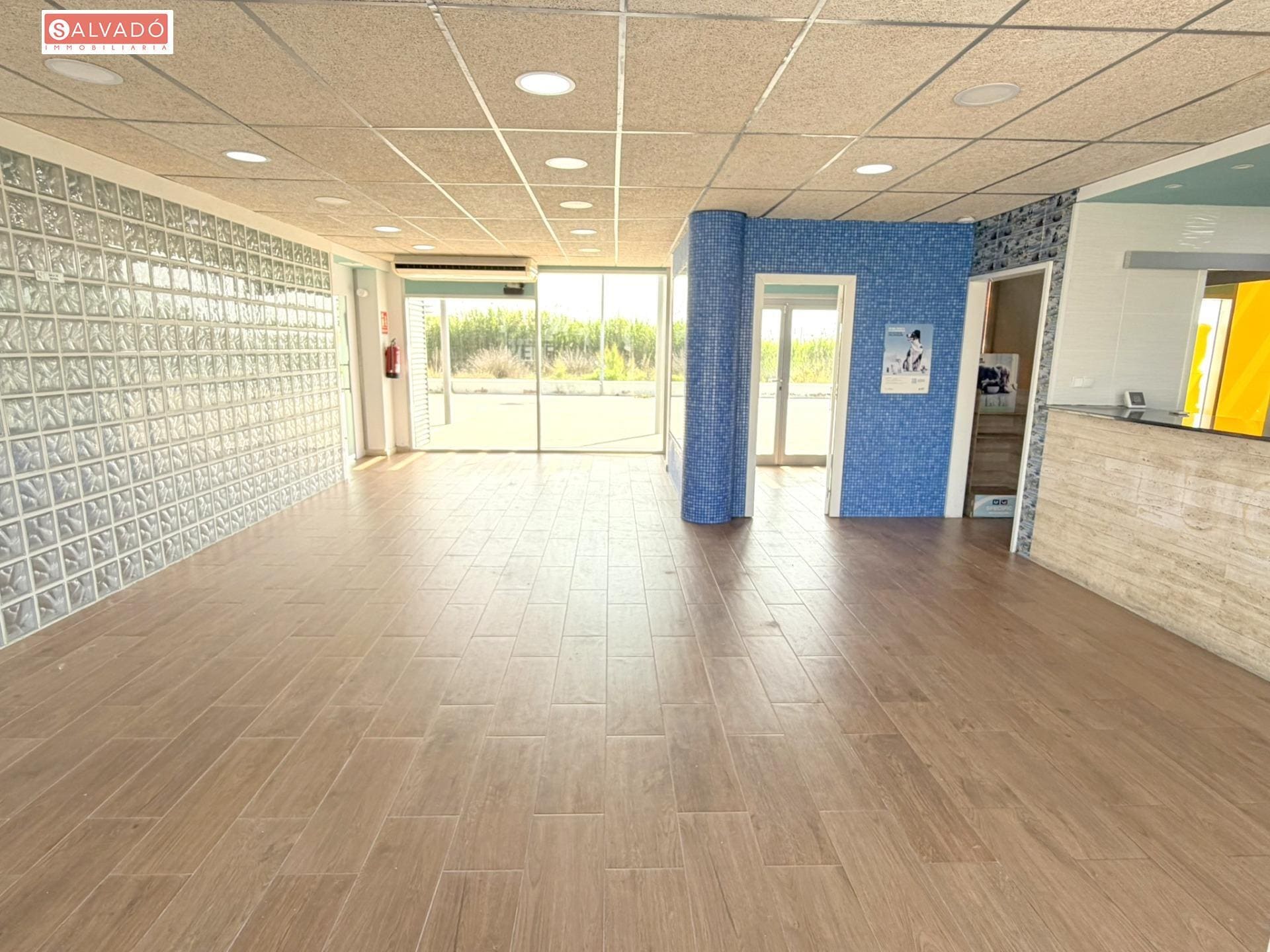 Retail in Calafell, Tarragona to rent Interior Photo- Image 1 of 15