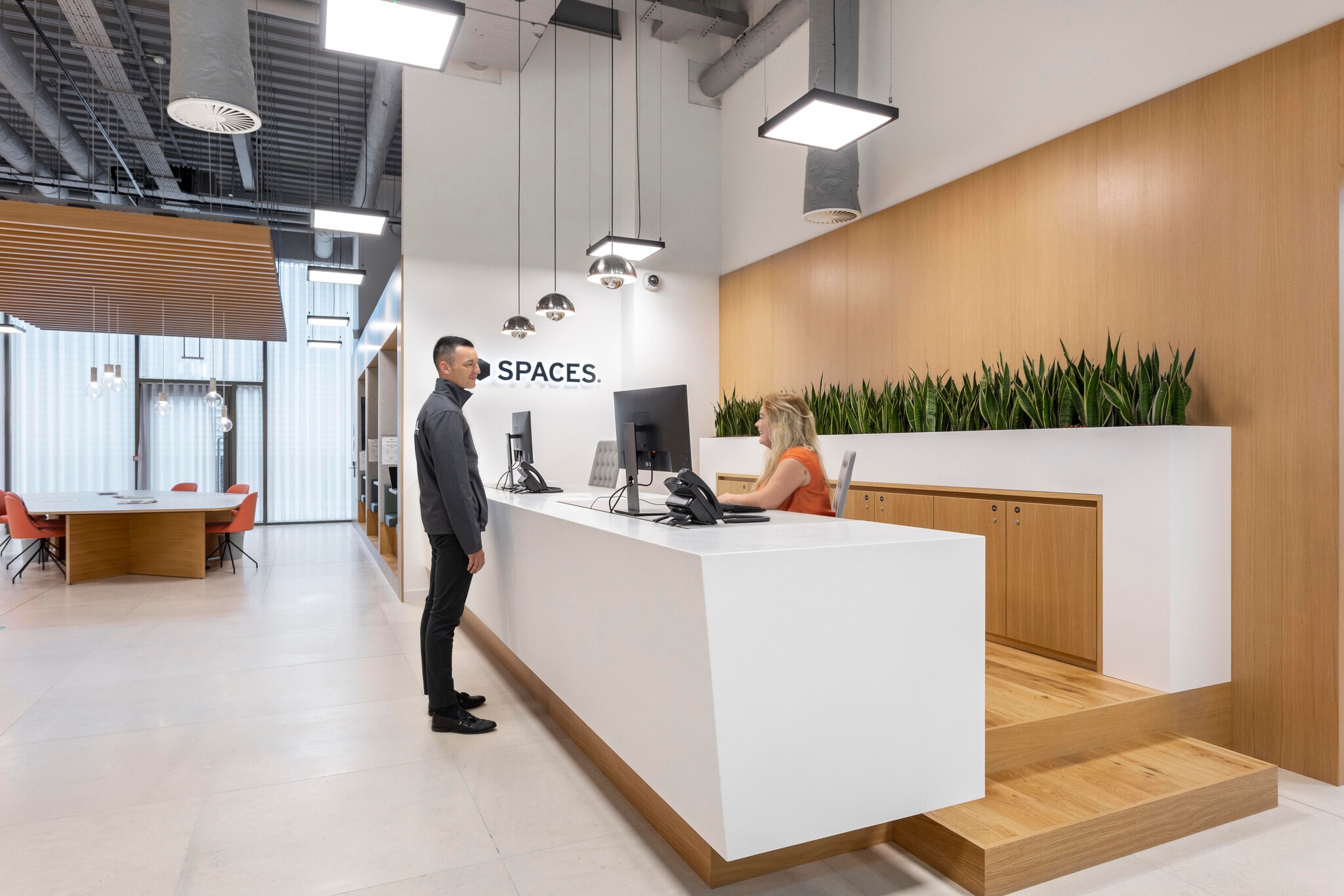 100 Avebury Blvd, Milton Keynes to rent Interior Photo- Image 1 of 13