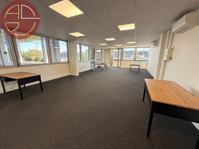 Office in Toulouse for sale Interior Photo- Image 1 of 6