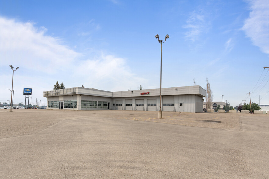 1276 Trans Canada Way SE, Medicine Hat, AB for rent - Primary Photo - Image 1 of 42