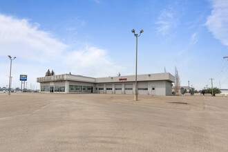 1276 Trans Canada Way SE, Medicine Hat, AB for rent Primary Photo- Image 1 of 43