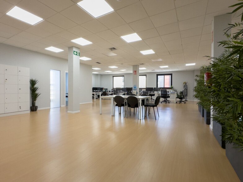Office in Madrid, Madrid for sale - Interior Photo - Image 3 of 3