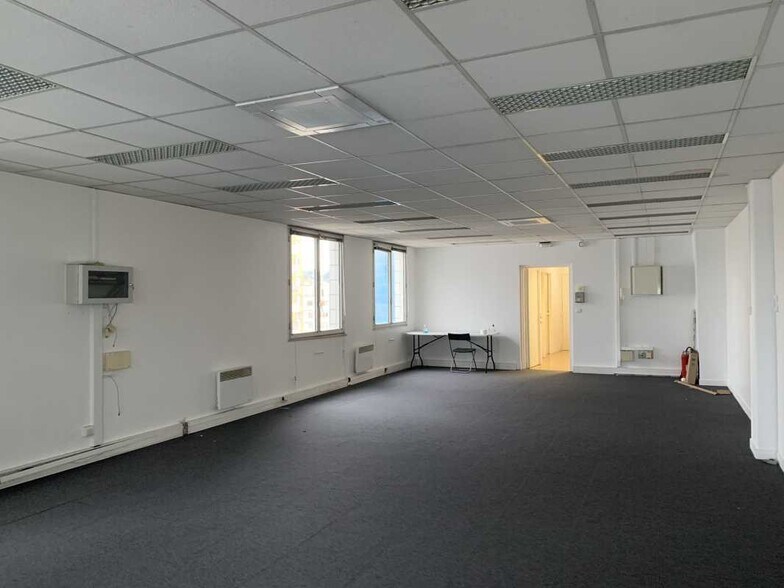 Office in Pantin to rent - Interior Photo - Image 3 of 6