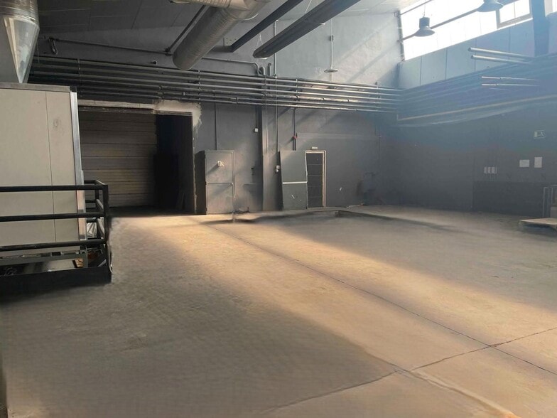 Industrial in San Fernando de Henares, Madrid to rent - Building Photo - Image 2 of 2
