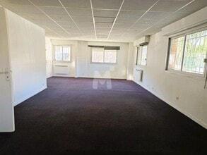 Office in Lisses to rent Interior Photo- Image 2 of 7