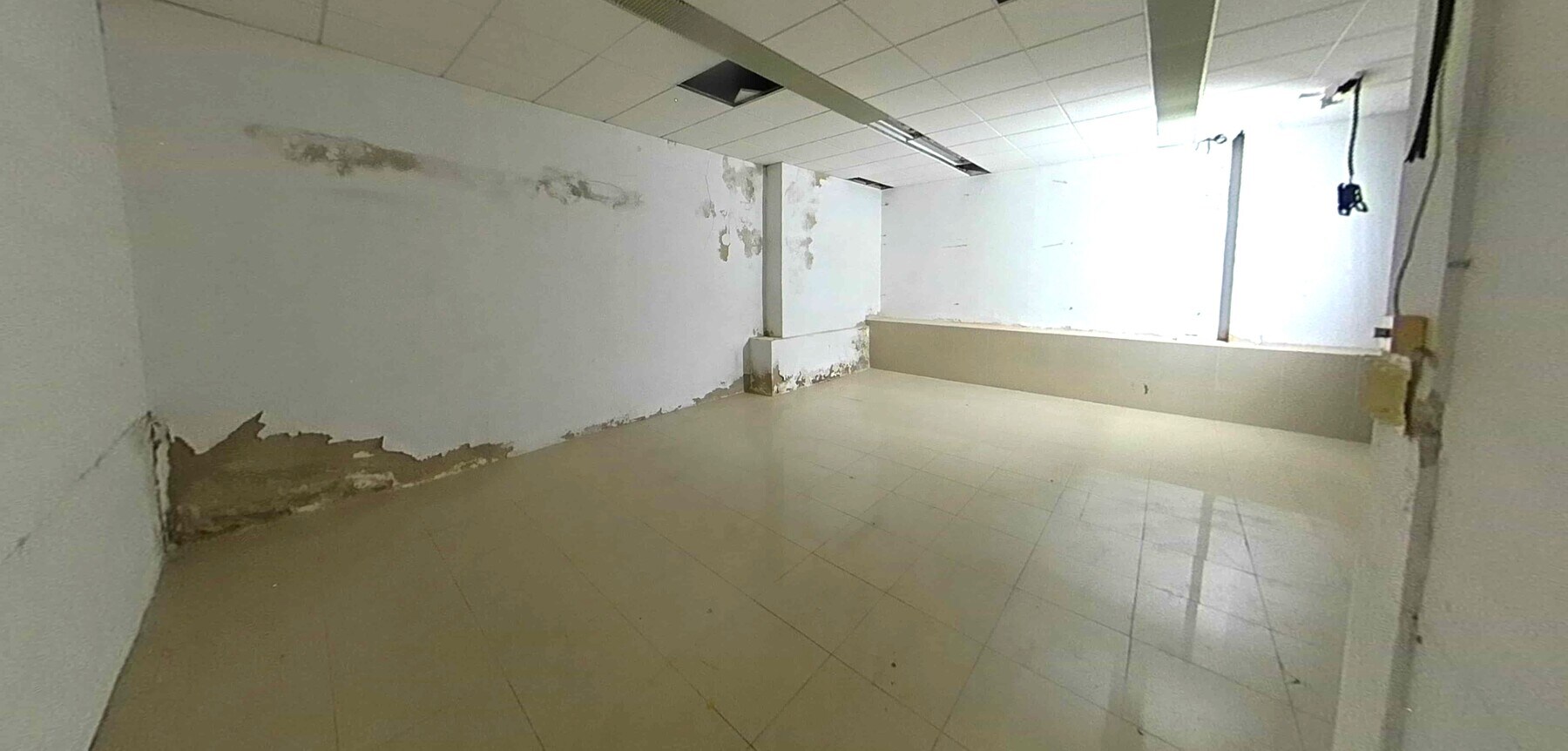 Tarragona, TAR 43001 - Unit Puerta 01 -  - Interior Photo - Image 2 of 6