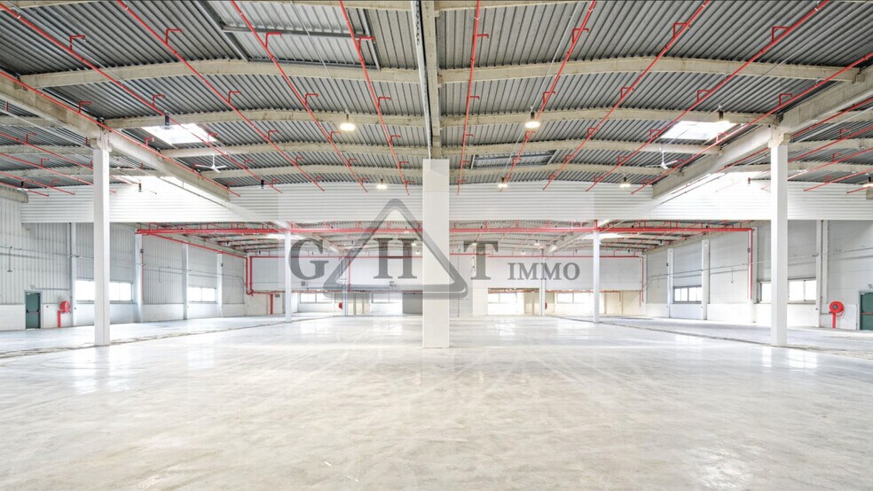 Industrial in Rosny-sous-Bois to rent - Building Photo - Image 2 of 12