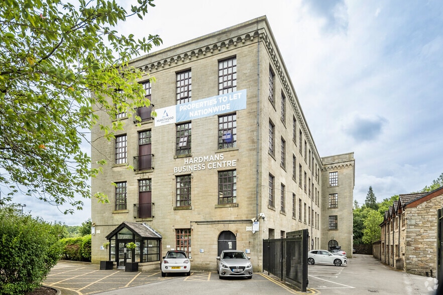 New Hall Hey Rd, Rossendale to rent - Building Photo - Image 3 of 27