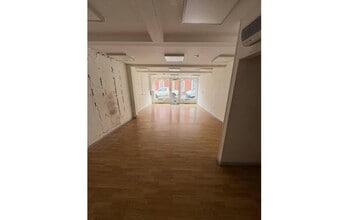 48 The Tything, Worcester to rent Interior Photo- Image 2 of 6