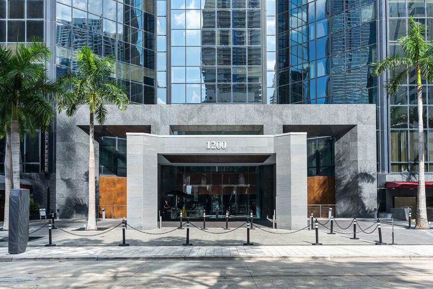 1200 Brickell Ave, Miami, FL for sale - Building Photo - Image 2 of 15