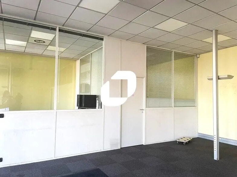 35 Rue Berthollet, Arcueil to rent - Interior Photo - Image 3 of 14