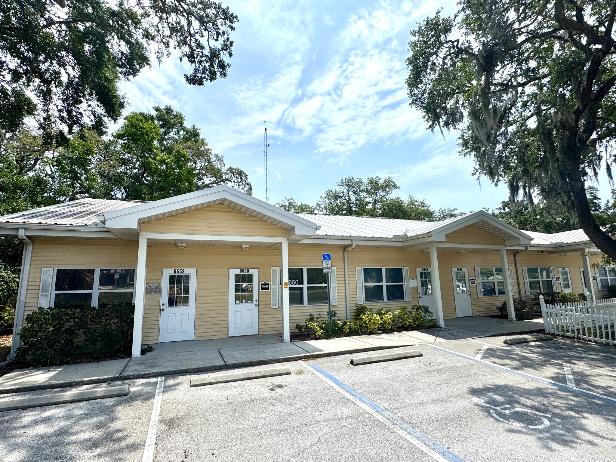 6616-6636 Rowan Rd, New Port Richey, FL to rent Building Photo- Image 1 of 16