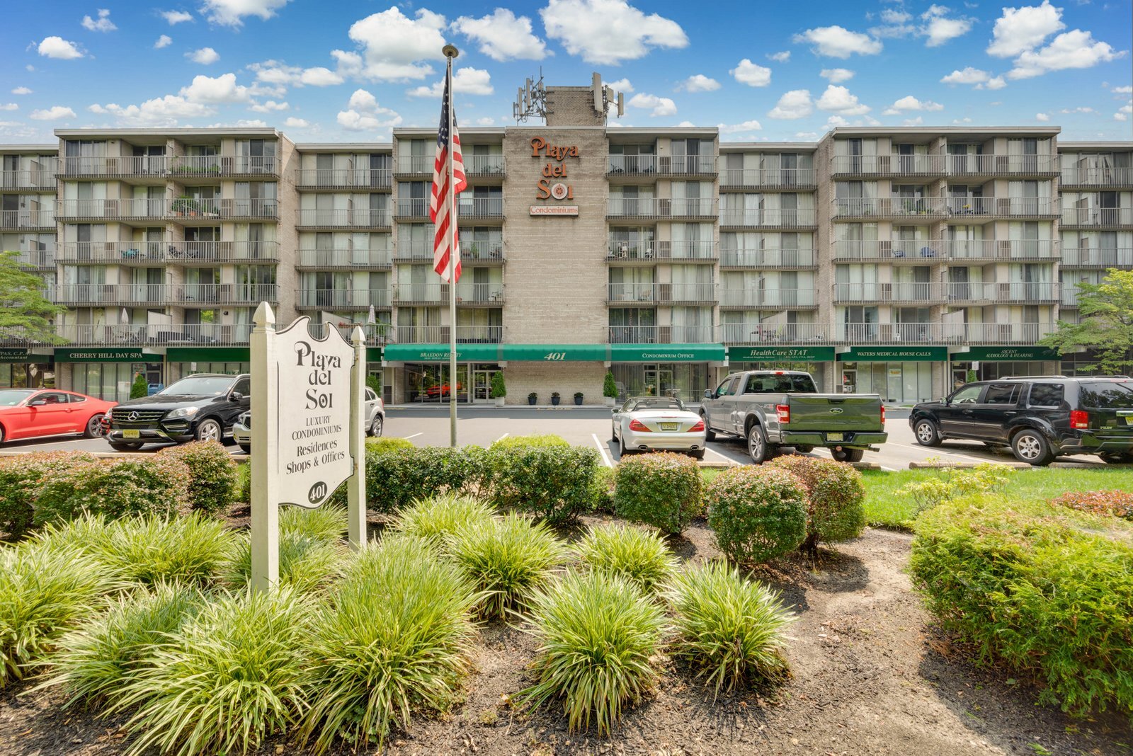 18 Playa Del Sol, Cherry Hill, NJ for sale Primary Photo- Image 1 of 2