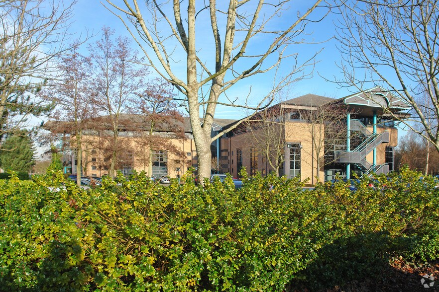 1650 Parkway, Fareham to rent - Building Photo - Image 2 of 9