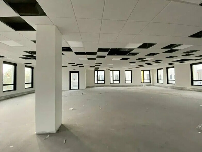 Office in Rillieux-la-Pape to rent - Interior Photo - Image 3 of 13