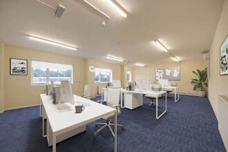 Lower Guildford Rd, Woking to rent Interior Photo- Image 1 of 2
