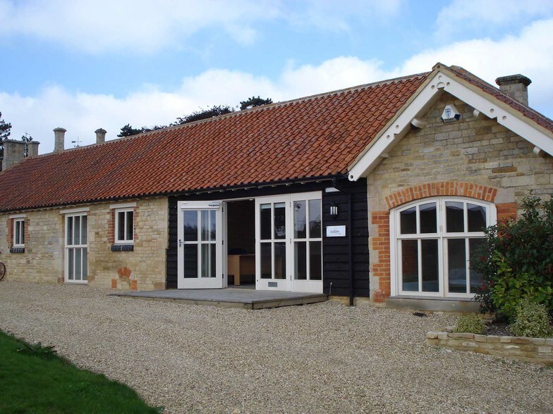The Stables, Uffington for sale - Primary Photo - Image 1 of 1