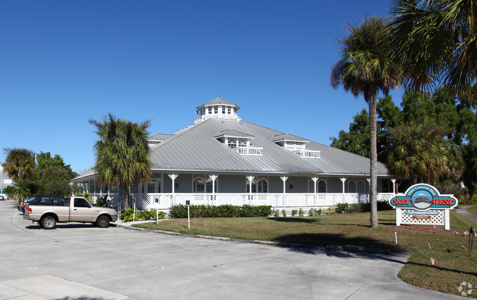 1342 Colonial Blvd, Fort Myers, FL for sale - Primary Photo - Image 1 of 1