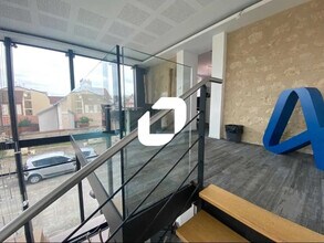 Office in L'Isle-Adam to rent Interior Photo- Image 1 of 4