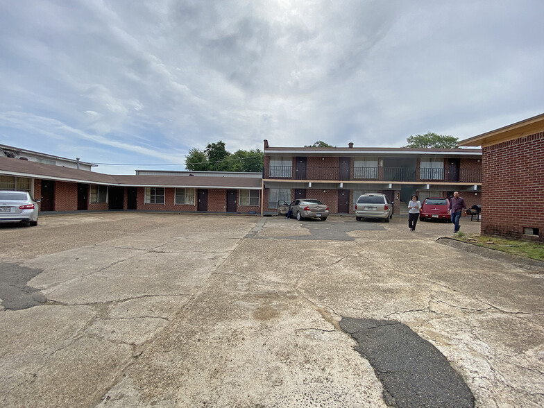 301 E Main St, Magnolia, AR for sale - Primary Photo - Image 1 of 1