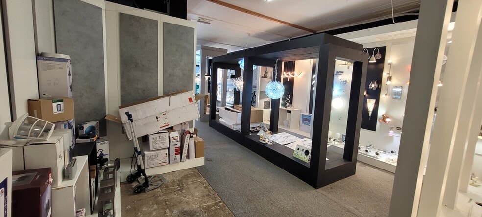 224 Broadway, Didcot for sale - Building Photo - Image 3 of 9