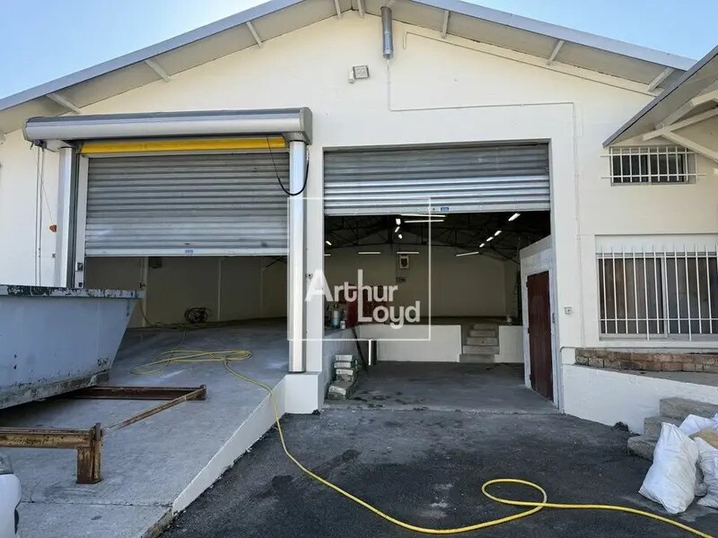 Light Industrial in La Rochette to rent Building Photo- Image 1 of 9