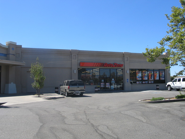 1474-1484 E F St, Oakdale, CA for rent - Building Photo - Image 2 of 2