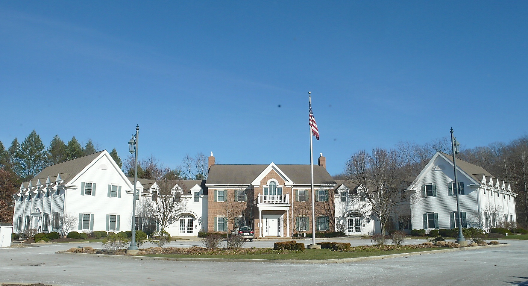 7160 Chagrin Rd, Chagrin Falls, OH for rent Building Photo- Image 1 of 8