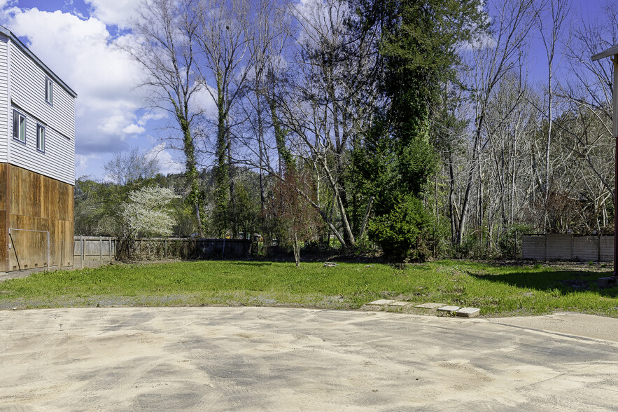 14293 Mill Ct, Guerneville, CA for sale - Primary Photo - Image 1 of 18