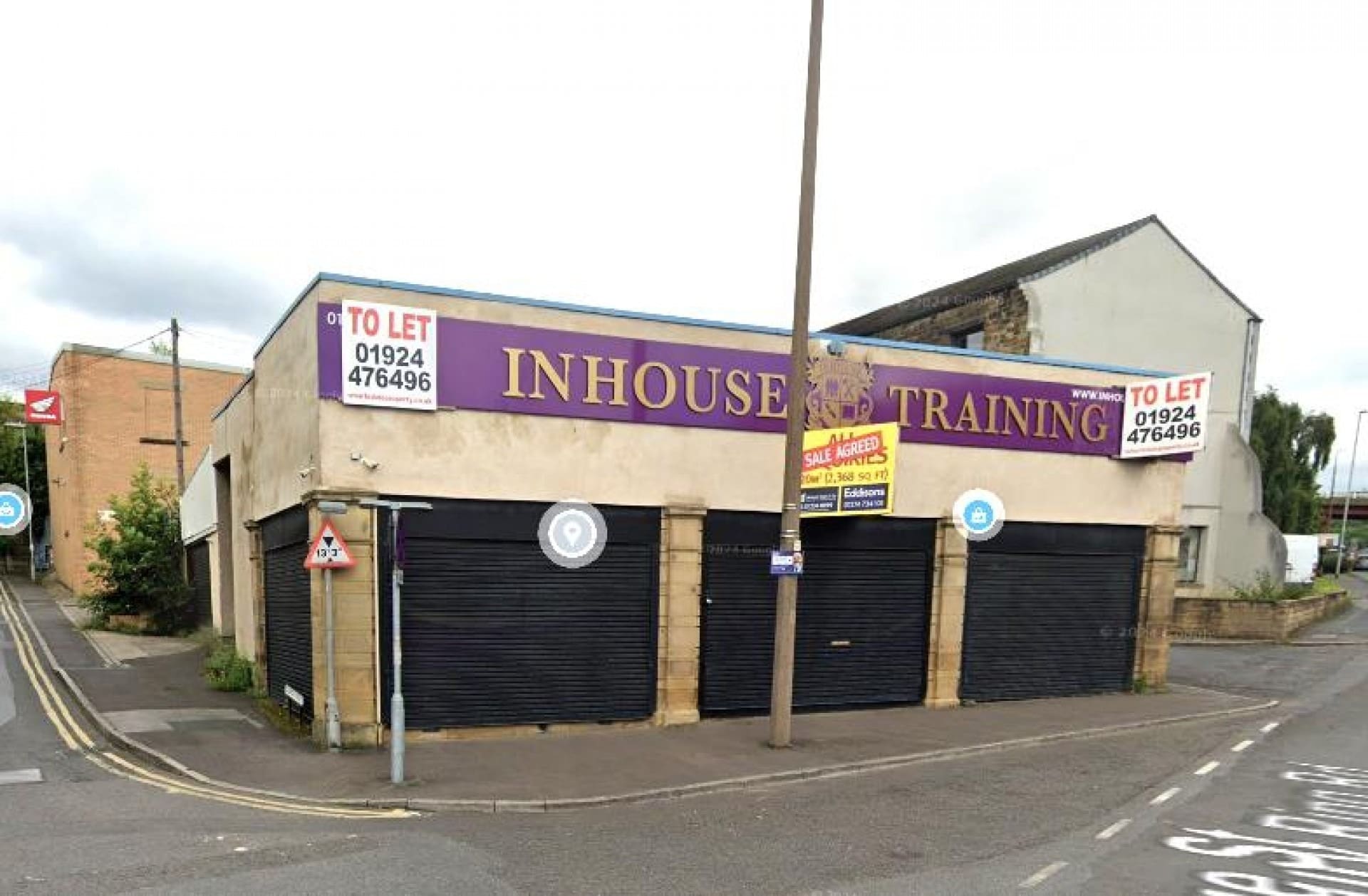 46 Wellington Rd, Dewsbury to rent Building Photo- Image 1 of 2