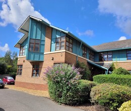 Meadow Ln, St Ives for rent Building Photo- Image 1 of 12