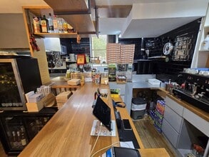 Retail in Barcelona, Barcelona to rent Interior Photo- Image 2 of 14