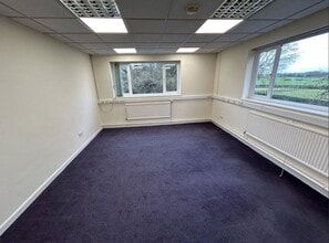 Low Moor Ln, Scotton to rent Interior Photo- Image 1 of 3