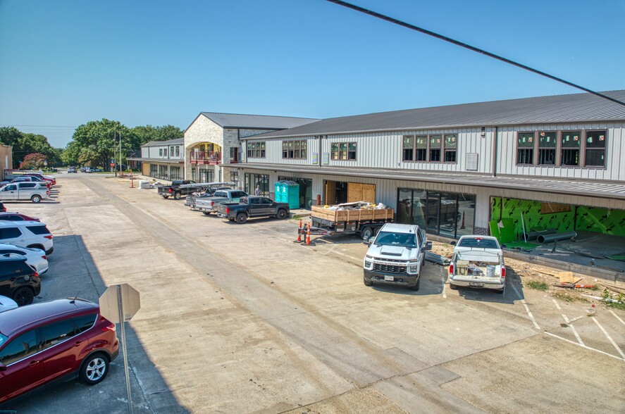 301 W Main St, Midlothian, TX for rent - Building Photo - Image 2 of 11