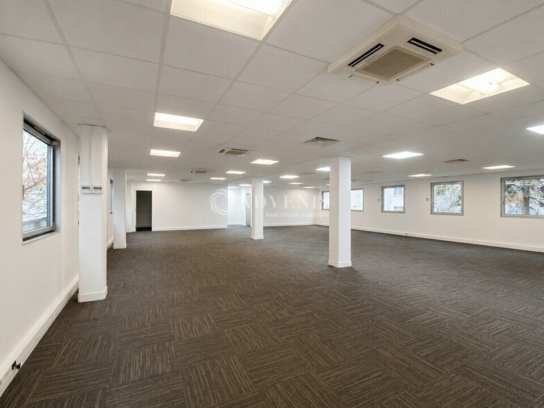 71 Rue Des Tilleuls, Boulogne-Billancourt to rent - Building Photo - Image 2 of 9