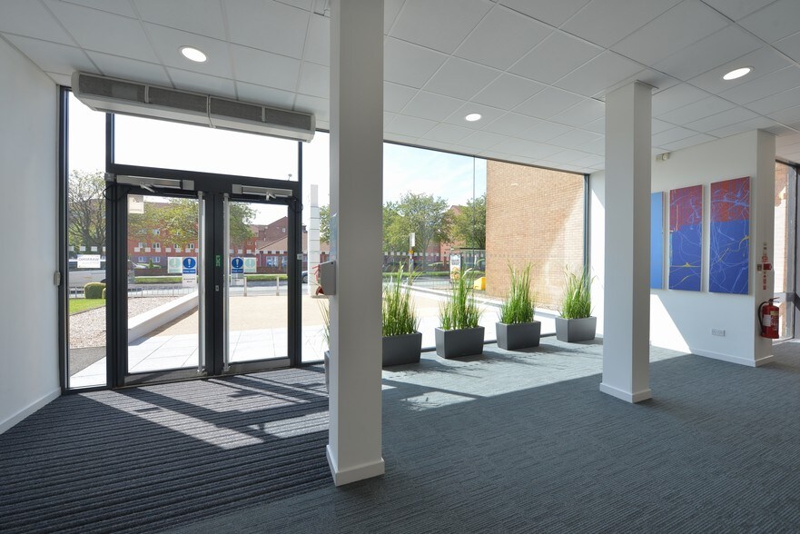 Thynne St, Bolton to rent - Interior Photo - Image 1 of 2