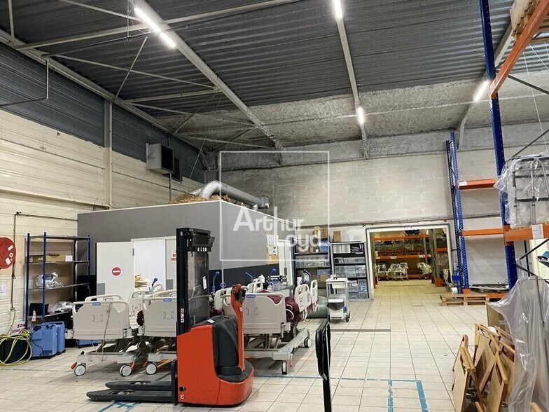 Retail in Villabé to rent - Interior Photo - Image 3 of 3
