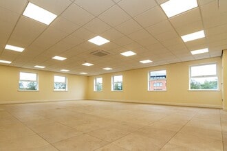 G2K Annan Rd, Dumfries to rent Interior Photo- Image 2 of 2