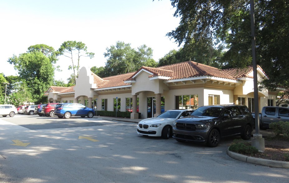 733 Dunlawton Ave, Port Orange 32127 UK