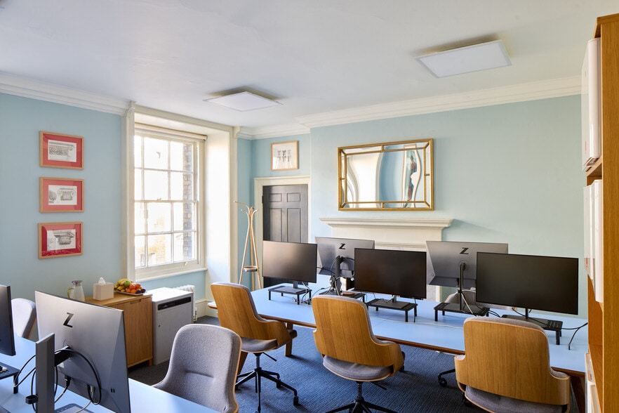 Strand, London to rent - Building Photo - Image 1 of 15