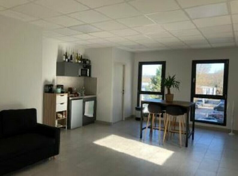 Light Industrial in Fleurieu-sur-Saône to rent - Interior Photo - Image 3 of 5
