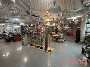 Retail in Alcalá de Henares, Madrid to rent Interior Photo- Image 1 of 9