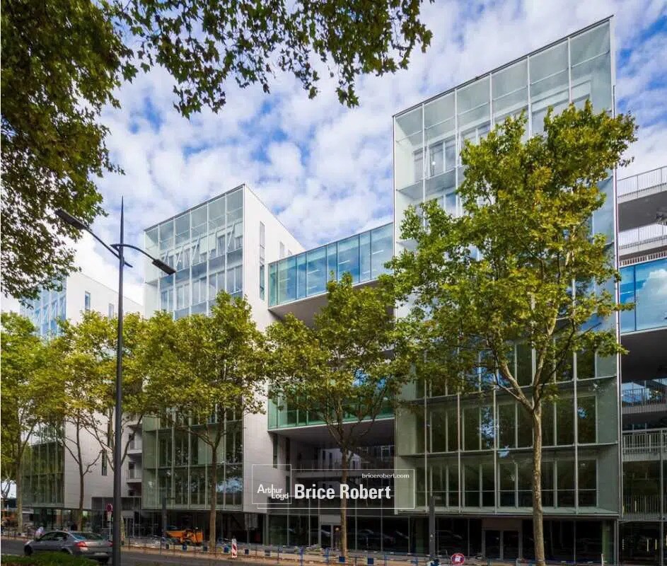 Office in Villeurbanne to rent Building Photo- Image 1 of 2