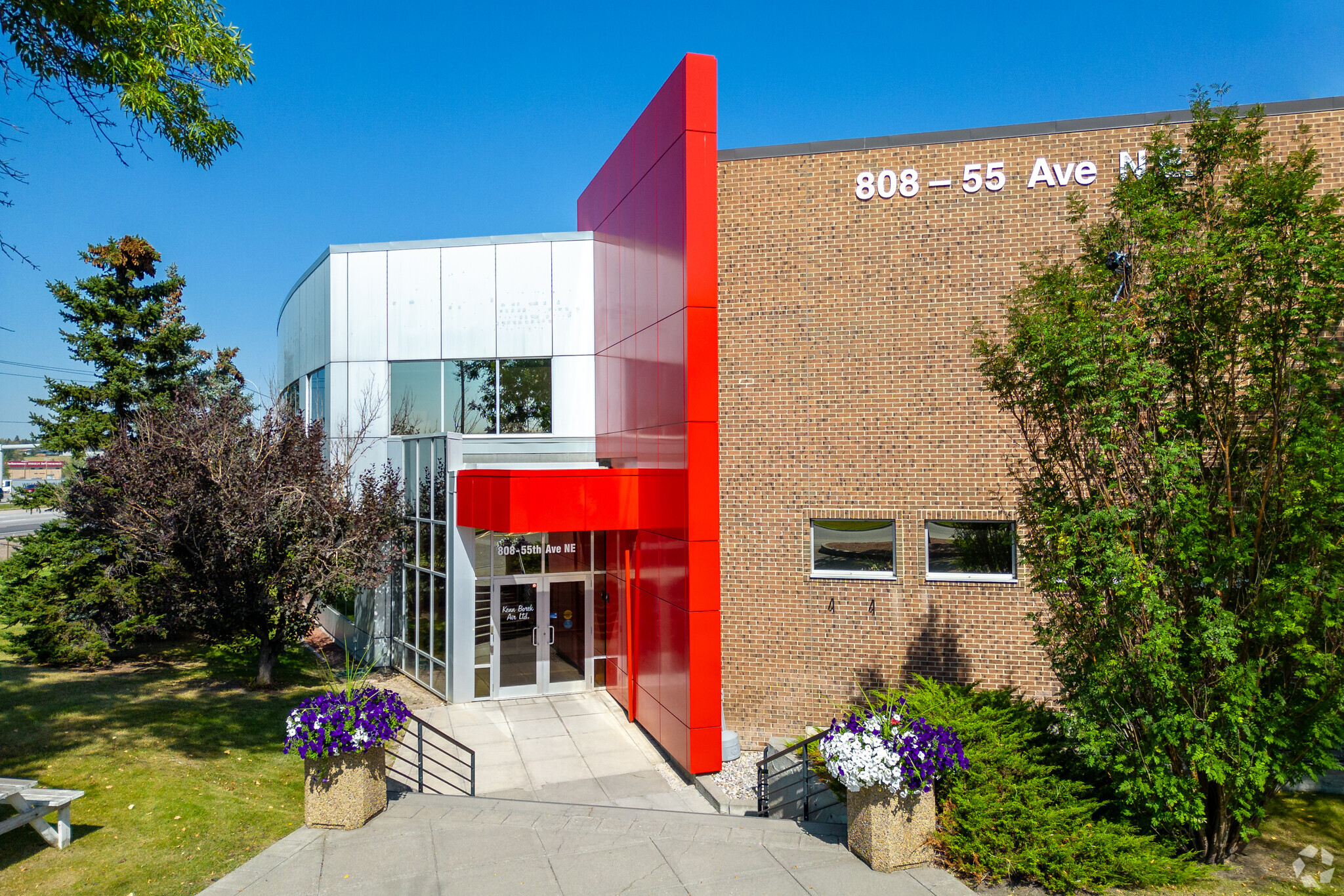 808-816 55th Ave NE, Calgary, AB for rent Building Photo- Image 1 of 10