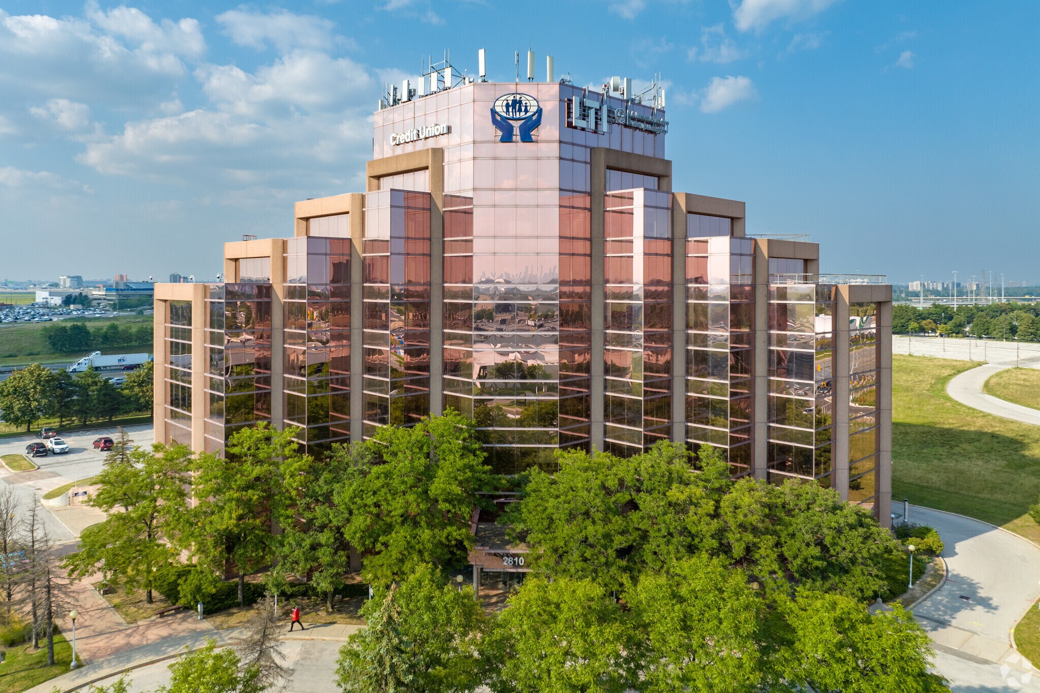 2810 Matheson Blvd E, Mississauga, ON to rent Primary Photo- Image 1 of 7