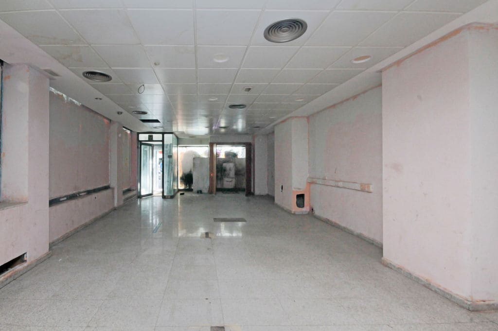 Retail in Barcelona, Barcelona to rent Interior Photo- Image 1 of 19