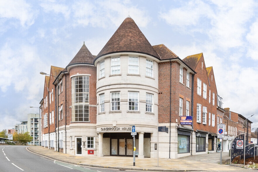 26-32 High St, Crawley to rent - Building Photo - Image 1 of 6