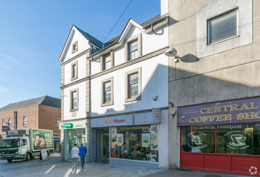 126-126A High St, Merthyr Tydfil for sale - Primary Photo - Image 1 of 1