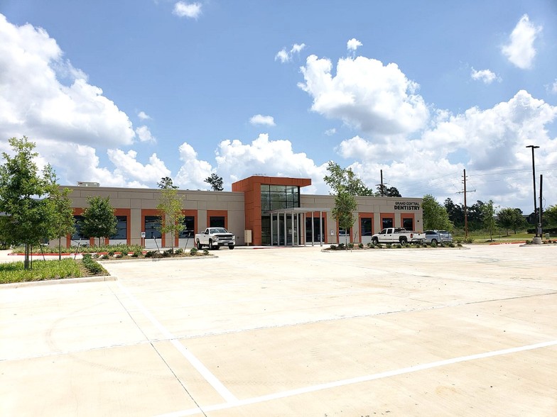 600 S Conroe Medical Dr, Conroe, TX for rent - Primary Photo - Image 1 of 35