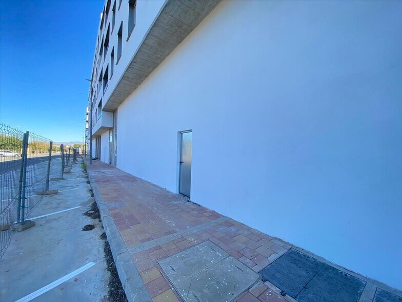 Calle del Pintor Diego Velázquez, Murcia, Murcia to rent - Building Photo - Image 2 of 12